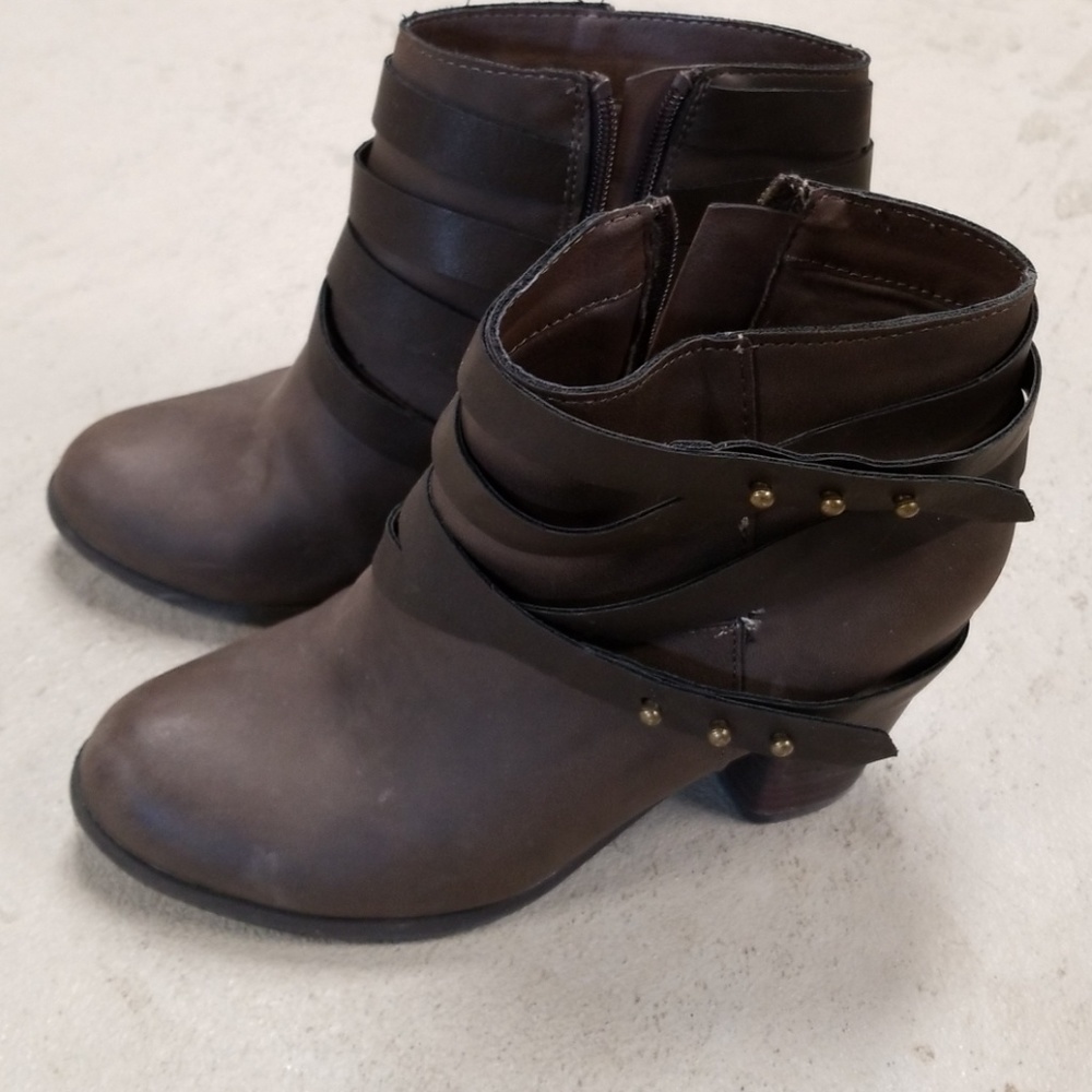 Mossimo size 6.5 women's boots